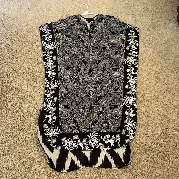 Sana Safinaz Pakistani Indian kaftaan in black and white silk with embroidery. - Picture 7 of 8